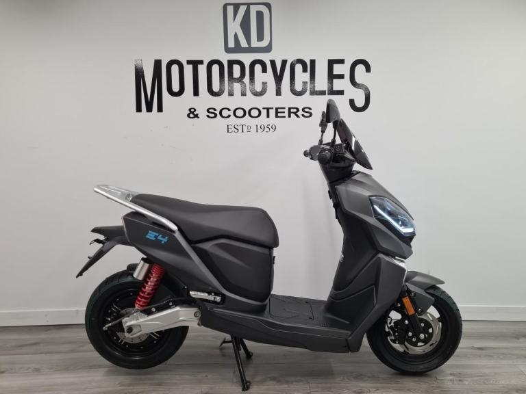 MGB E4 1200w 45kph Electric, powerful learner legal scooter for sale