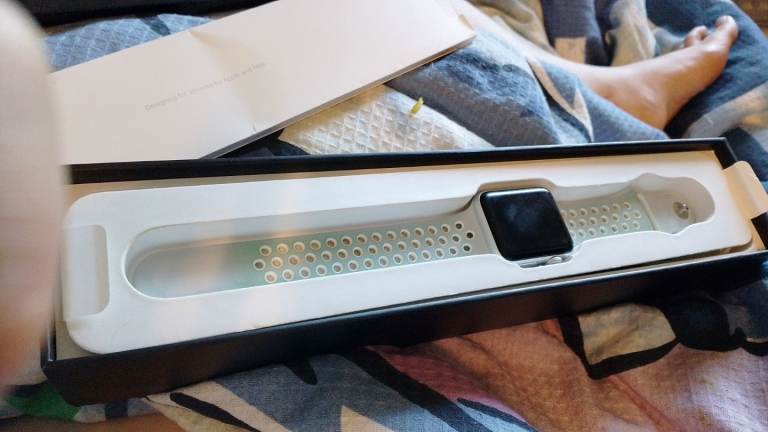 Apple watch serious 2 iCloud locked 