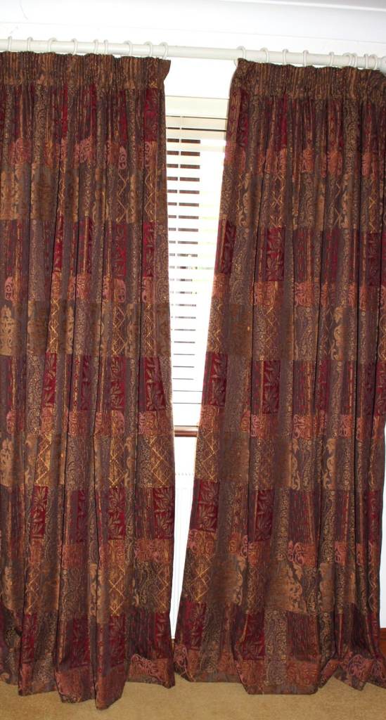 A PAIR OF TOP QUALITY, M & S TAPESTRY MATERIAL, LARGE LINED CURTAINS WITH JOHN LEWIS TIES 