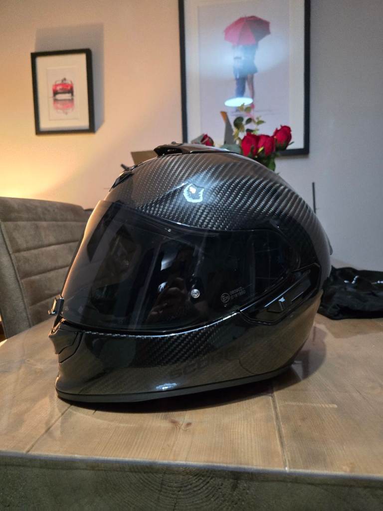 Scorpion exo-1400 carbon 2