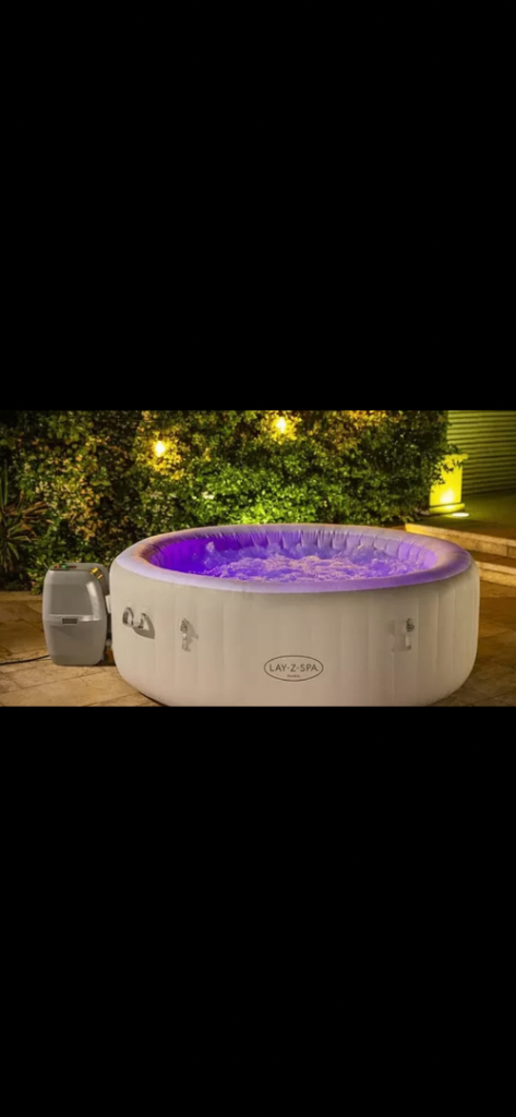 Lay-Z-Spa Paris AirJet Hot Tub with Lights (4-6 Person)