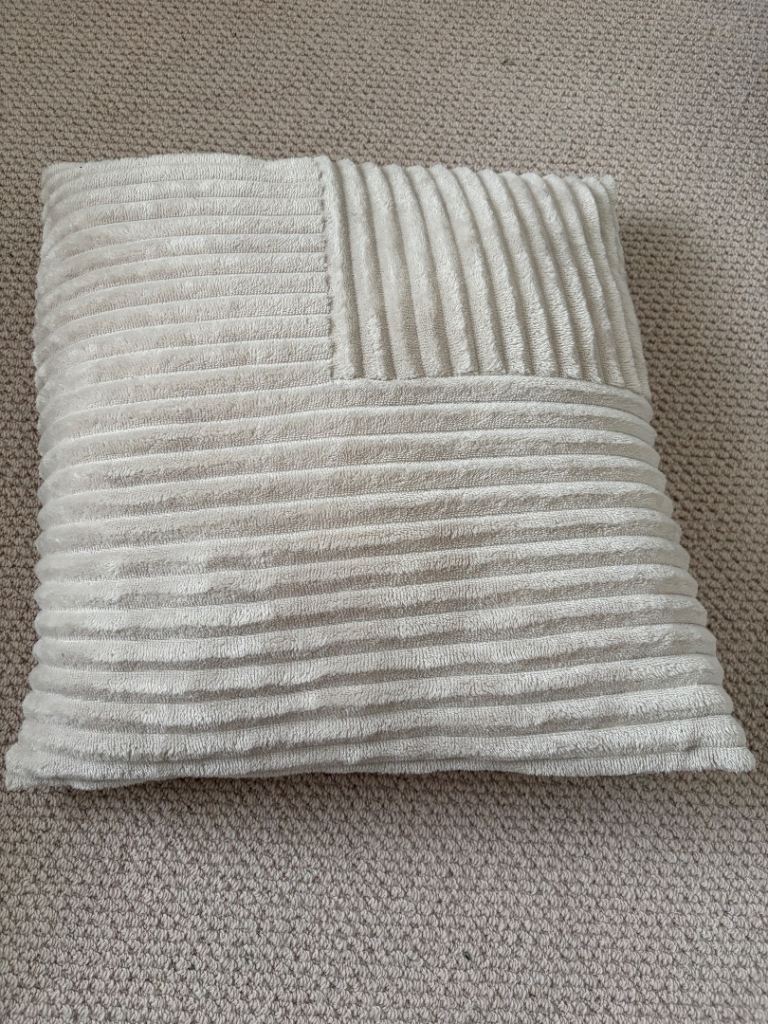 Sofa throw cushions