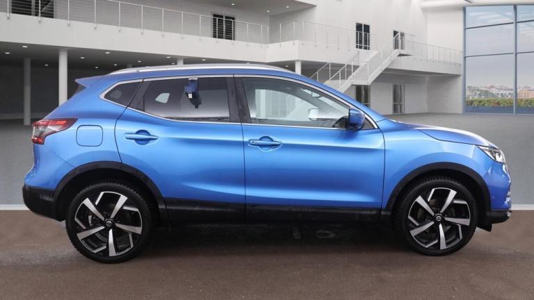 2017 Nissan Qashqai 1.6 dCi Tekna 5dr 4WD ++ PANROOF / NAV / CAMERA / ULEZ ++ HATCHBACK Diesel Ma...