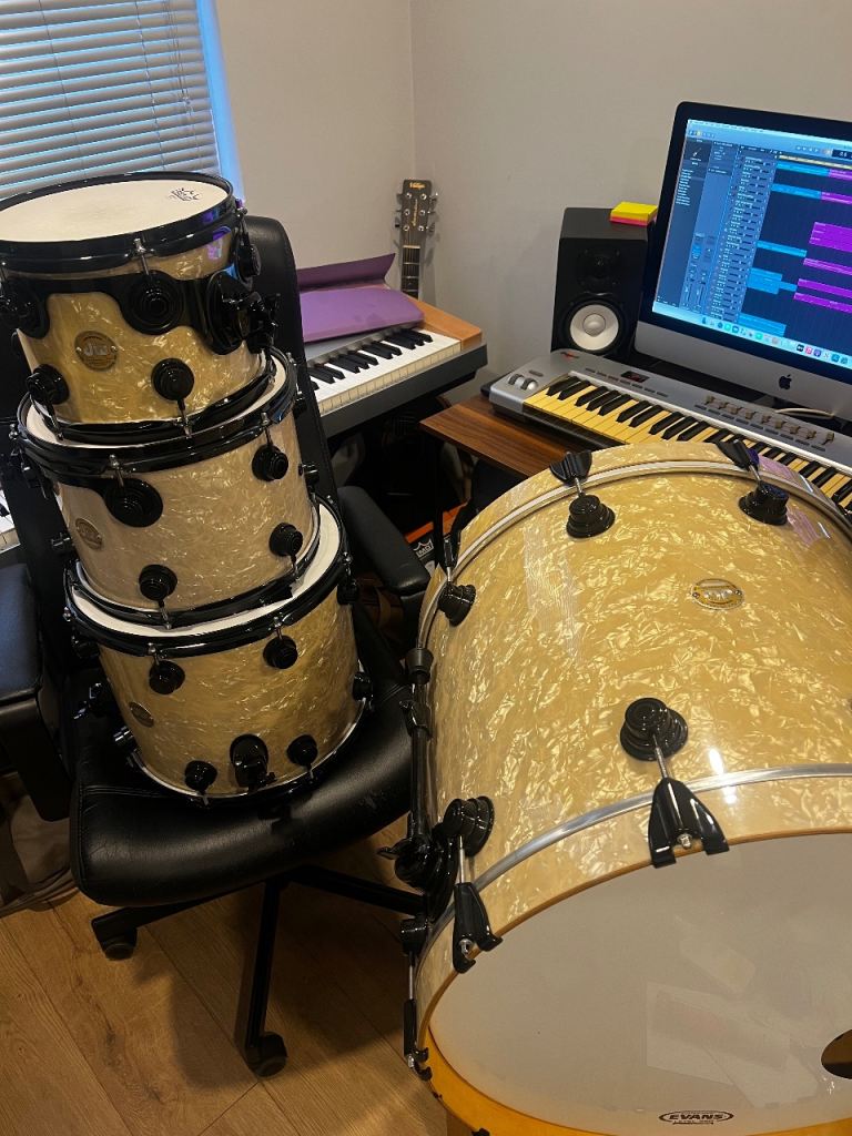 DW Drums Collectors With Black Nickel Hardware