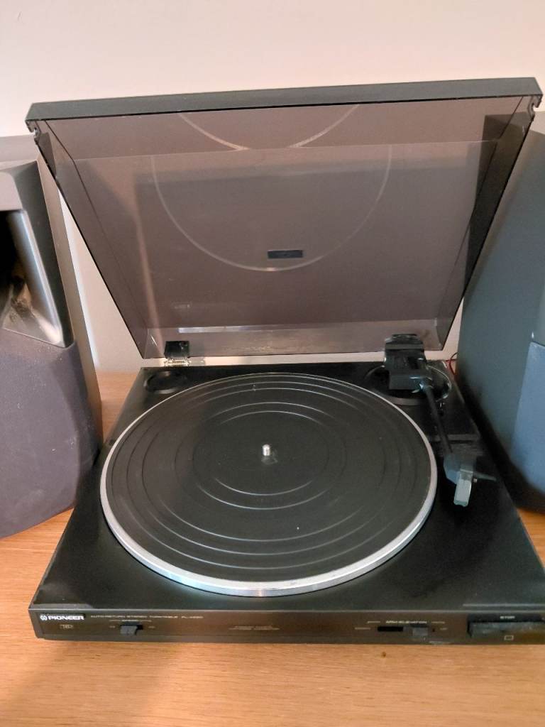 Pioneer Turntable & JVC speakers