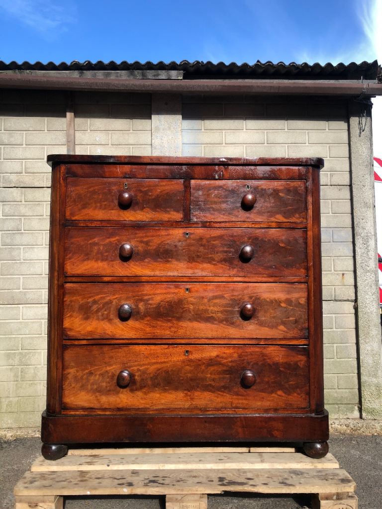 Antique Victorian mahogany chest of drawers 