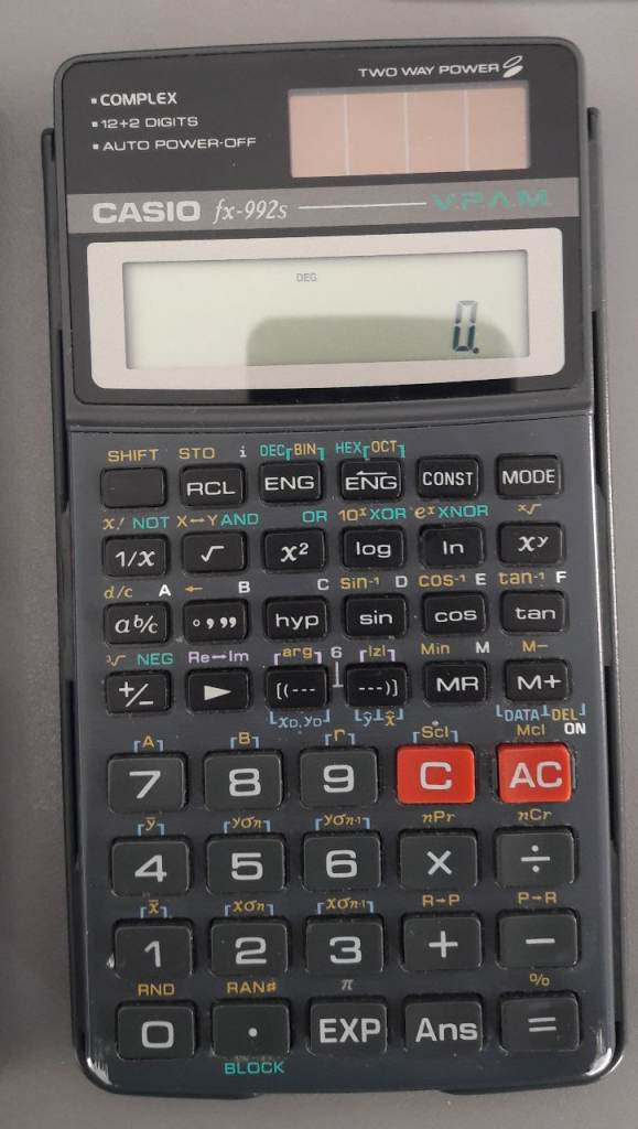 Calculator Casio fx-992s-w V.P.A.M scientific and hard case Vintage 1990’s – post or collect