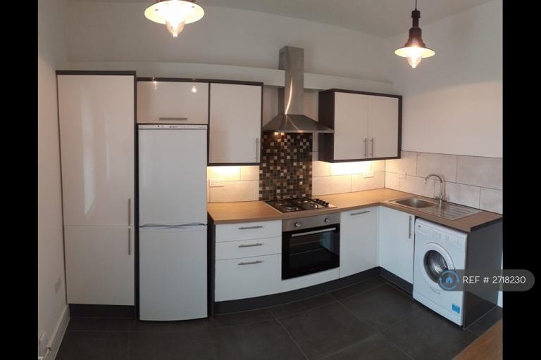 2 bedroom flat in Bromsgrove Street, Cardiff, CF11 (2 bed) (#2718230)