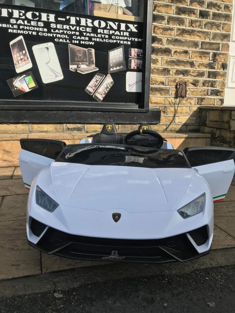 2 Seater Lamborgini 24v, Kids Ride On Cars, Remote & Self Drive From