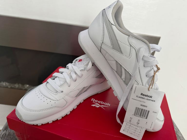 Reebok Sportswear Classic Leather Junior Trainers Footwear Size 5 JNR