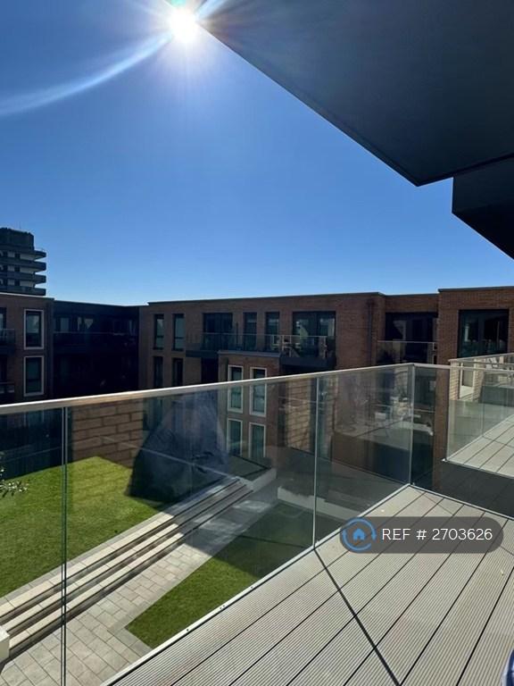 1 bedroom in Rothesay House, London, W6 (#2703626)