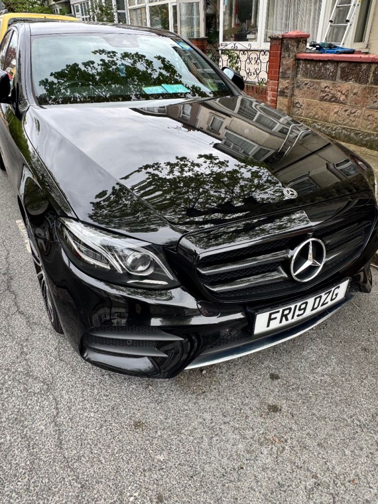 With "PCO " val till next year!!!  Mercedes-Benz E220d AMG Line