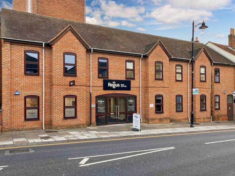 Newbury - RG14 1JB \ Flexible Office Space for 2 Workstations