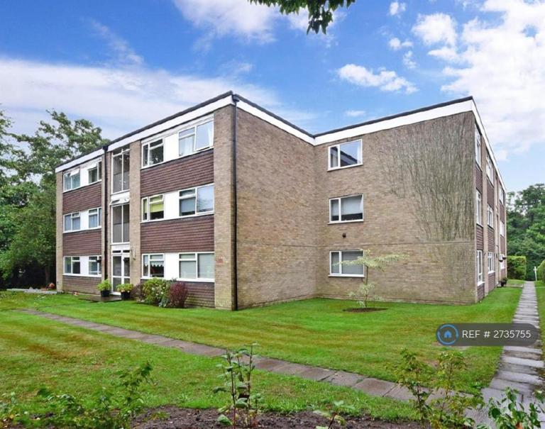 2 bedroom flat in Wray Common Road, Reigate, RH2 (2 bed) (#2735755)