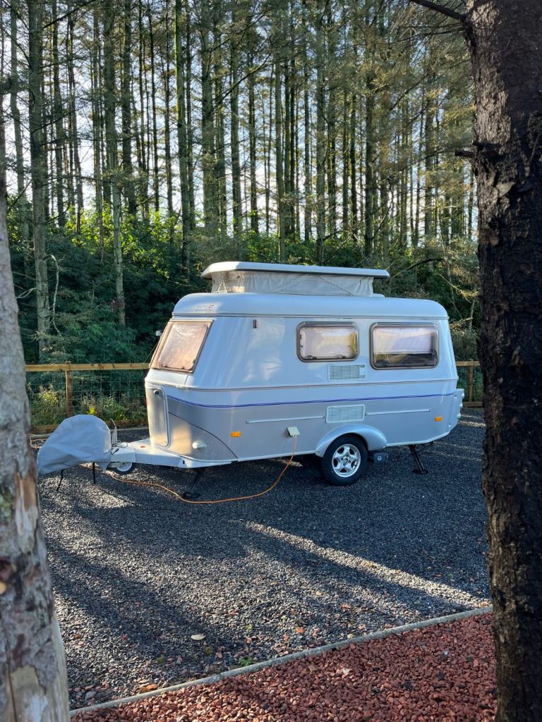 Eriba familia 310 GT Caravan 