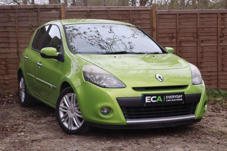 2010 Renault Clio 1.6 VVT Initiale 5dr Auto HATCHBACK PETROL Automatic