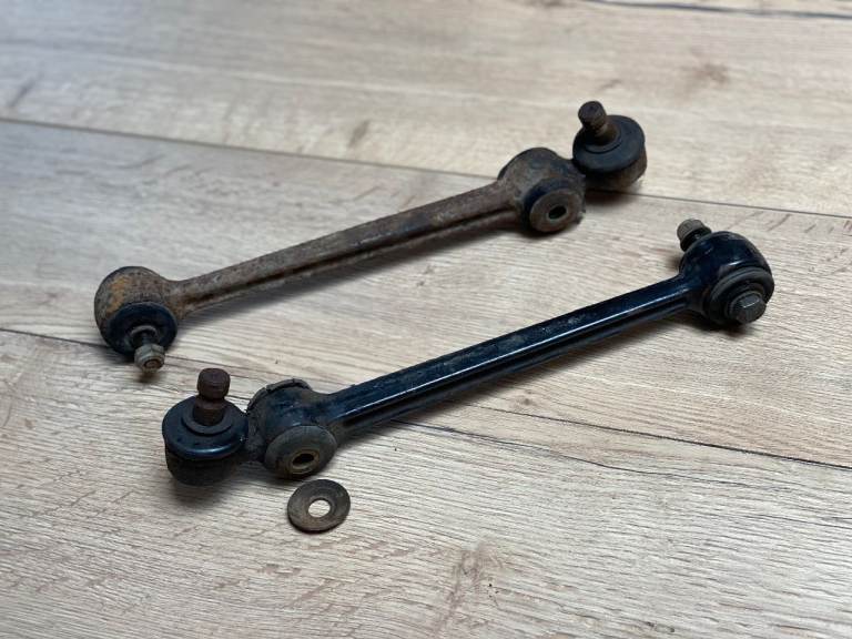 Share Volkswagen Polo MK2 86C Coupe 1.3 1989 Front control arms wishbone