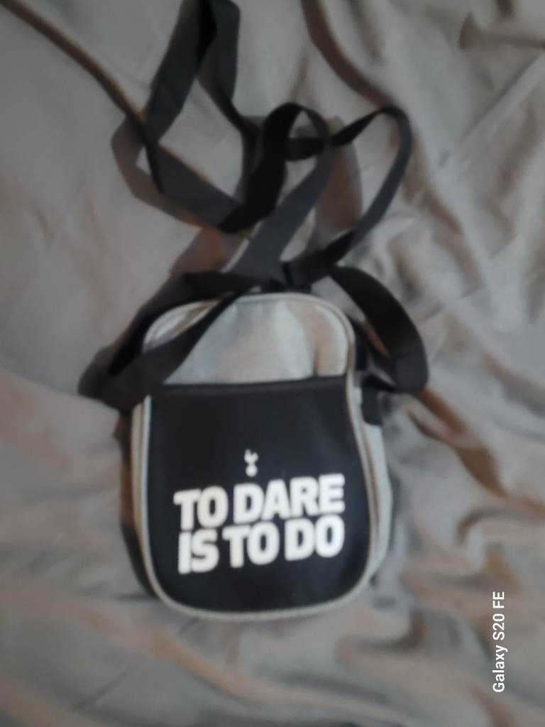 Preloved Tottenham Hotspur Spurs "To Dare Is To Do" Grey & Black Crossbody Shoulder Bag