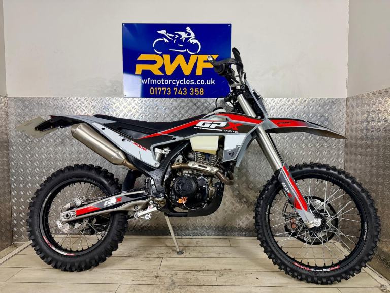 GPX 300 EFI, AIR COOLED, 2026, ONLY 1 OWNER & 695 MILES, SAVE £'S ON NEW