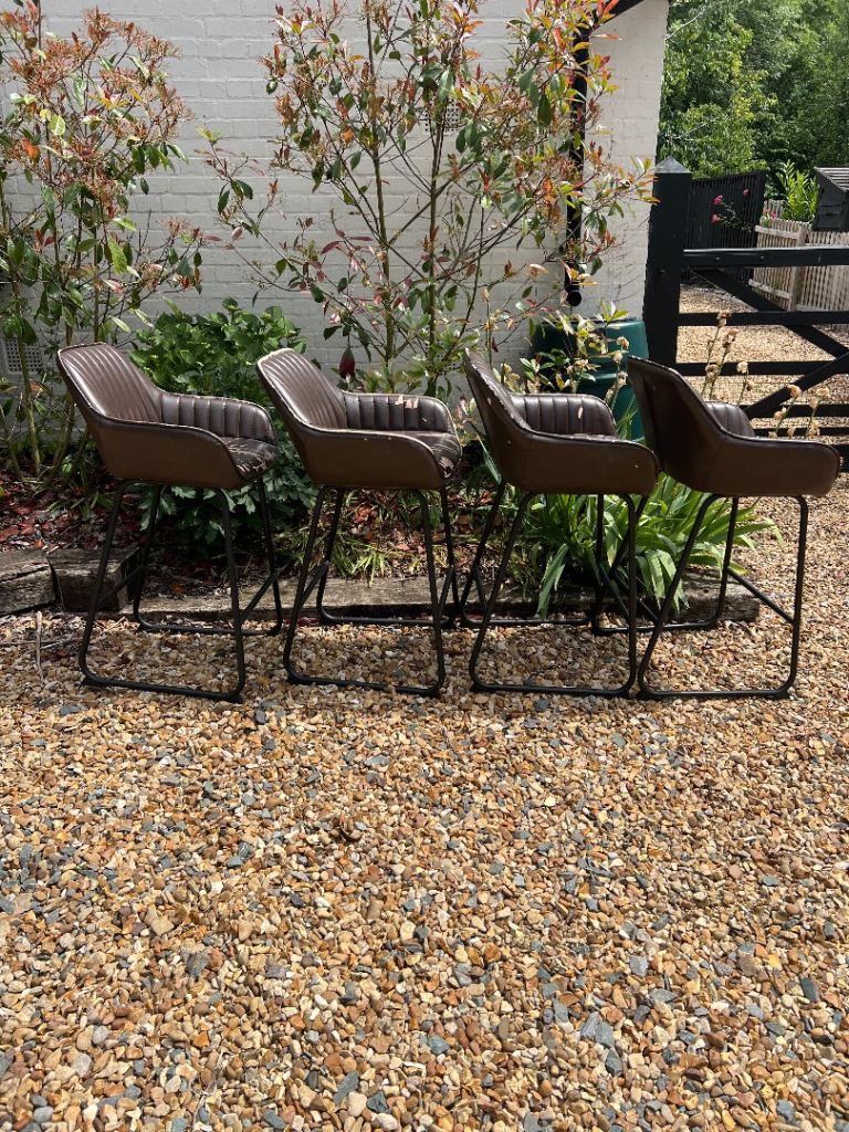 4 bar stools 