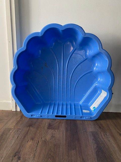 Half blue shell, great for sand, water, balls…