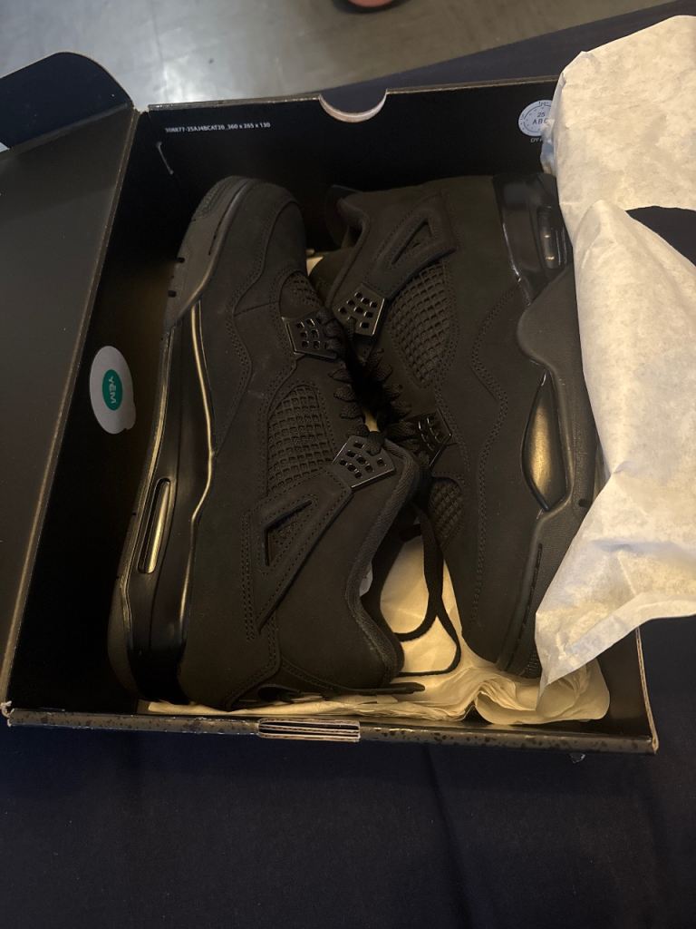 Air Jordan 4 Metro – Excellent Condition 
