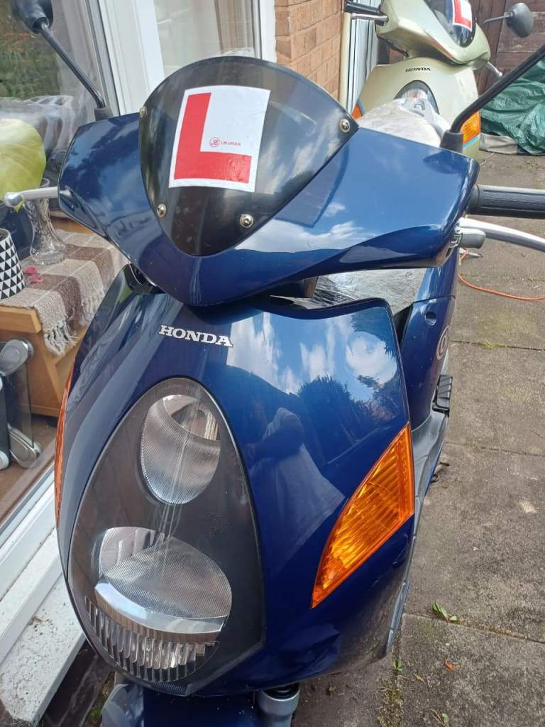 Honda NES 125