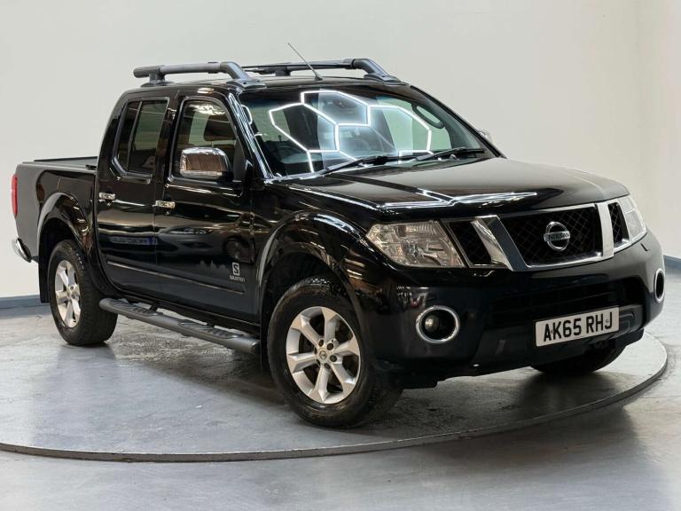 2015 Nissan Navara 2.5 dCi Salomon 4WD Euro 5 4dr Pickup Diesel Manual