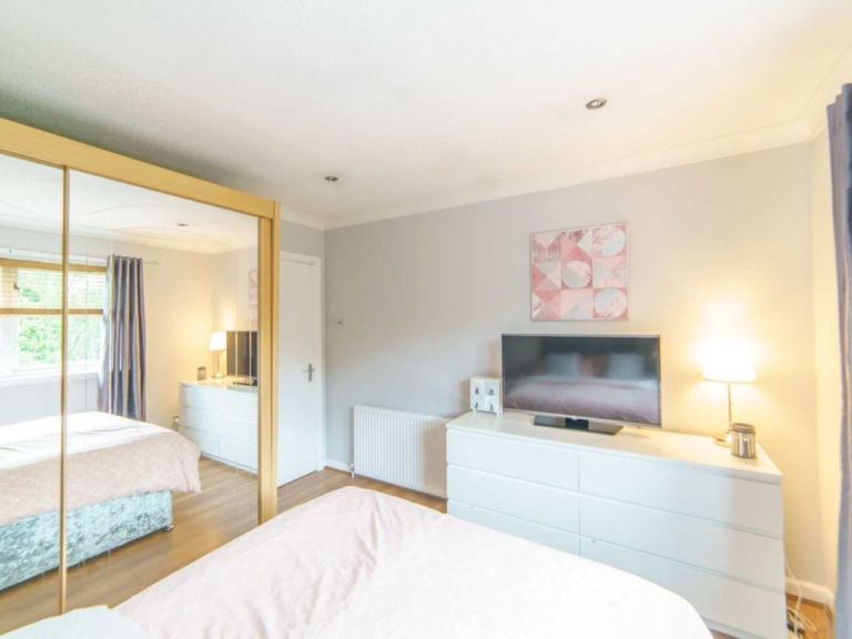 Flat share in Motherwell area 