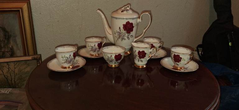 FOR SALE - Vintage Royal Stafford "Rose's to remember" tea service