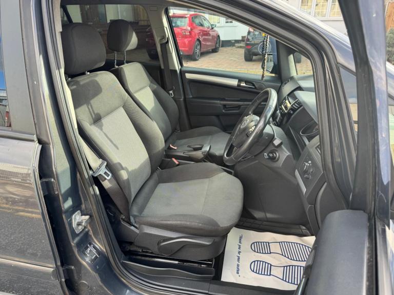 2012 Vauxhall Zafira 1.6 16V Exclusiv Euro 5 5dr MPV Petrol Manual
