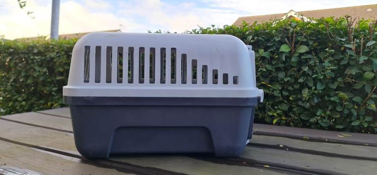Small dog/crate carrier