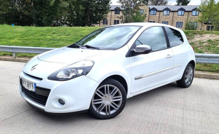 Cheap Renault Clio 1.2 Low Insurance 3Dr Full Service History Low Tax (CORSA FIESTA AYGO A3)