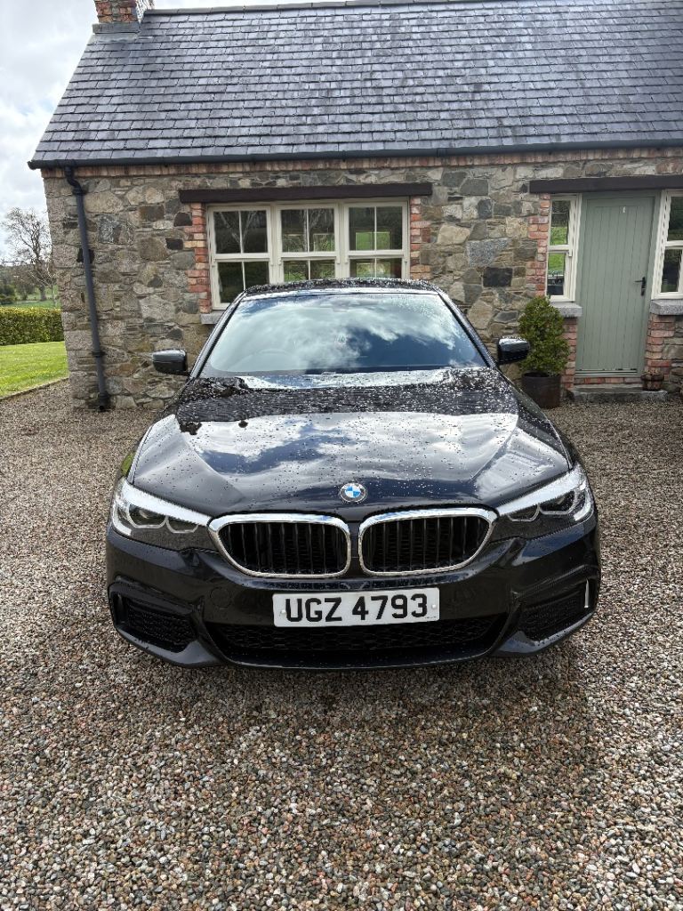  BMW 5 SERIES 520d M Sport Saloon (Black) - Semi/Auto
