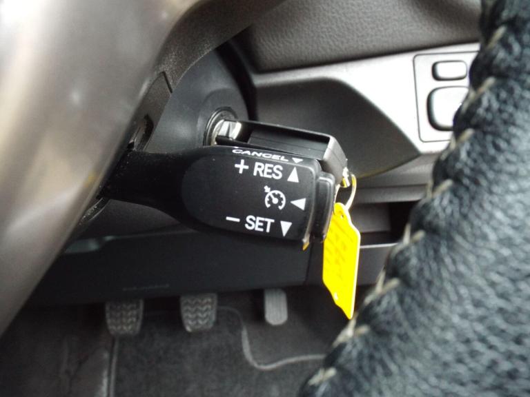  Toyota Yaris 1.33 Dual VVT-i Excel Euro 5 5dr Euro 5 Petrol Manual