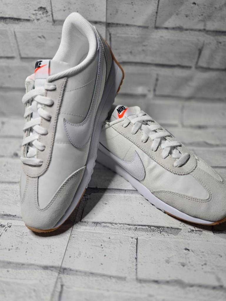 Nike Pacific Trainers White / Safety Orange – UK 9.5 – With Box