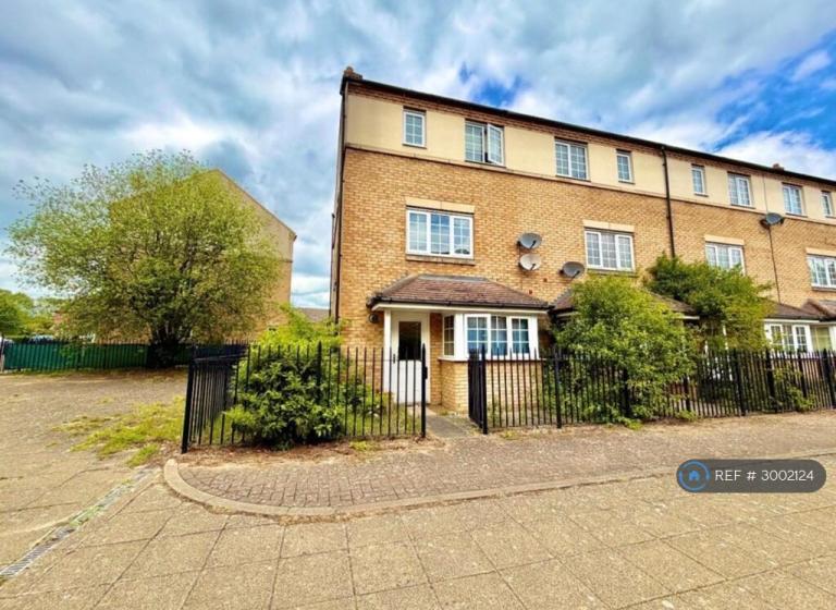 3 bedroom house in Dainty Grove, Northampton, NN4 (3 bed) (#3002124)