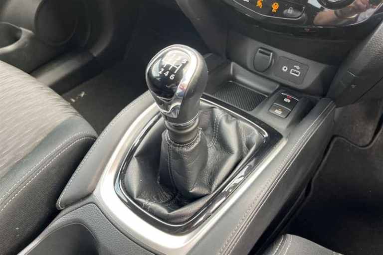 2020 Nissan X-Trail 1.7 dCi N-Connecta 5dr ESTATE DIESEL Manual