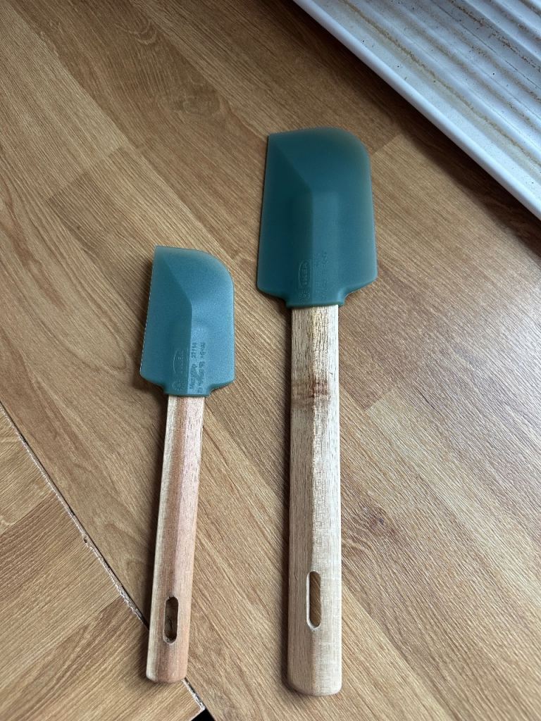 IKEA BÄCKRÖDING Spatula Set of 2 – Wooden Handles / Green Silicone