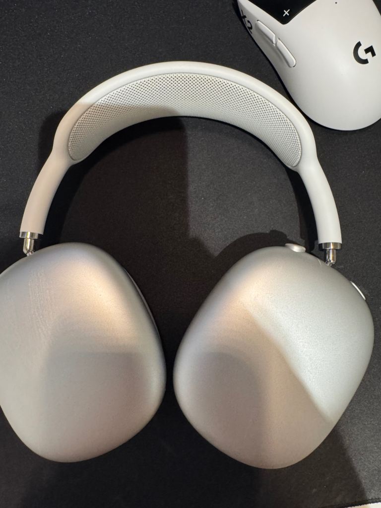 Apple AirPods Max Headphones - Silver, Good Condition