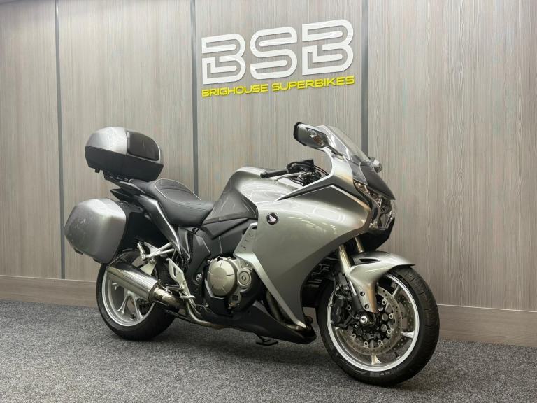 2010 60 Honda VFR 1200 F - A - Aftermarket exhaust - Fresh service - New MOT