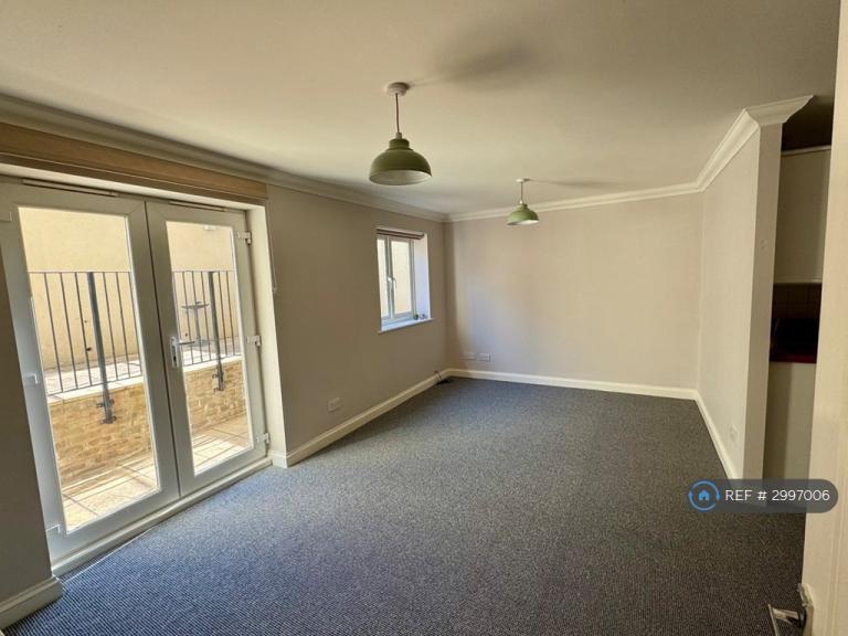 2 bedroom flat in Lime Grove, Ramsgate, CT11 (2 bed) (#2997006)