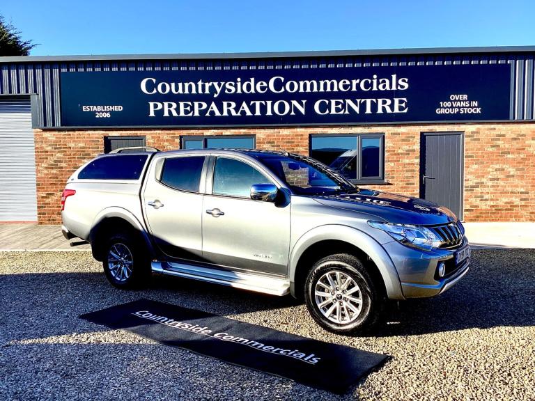 2019 Mitsubishi L200 2.4DI-D 180HP WARRIOR 4WD DOUBLE CAB / STUNNING CONDITION / BEST ON EBAY PIC...
