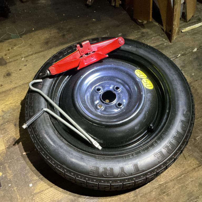 Kia Stonic 1.0 ltr GDI space saver wheel with jack