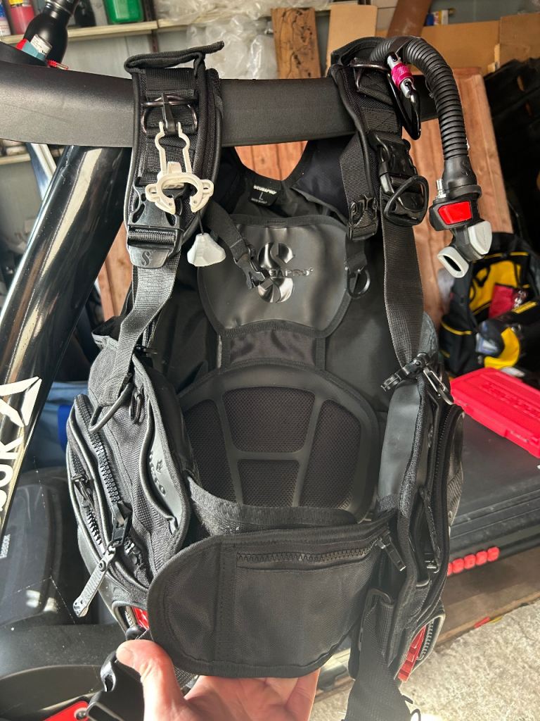 ScubaPro Xblack BCD - Size large