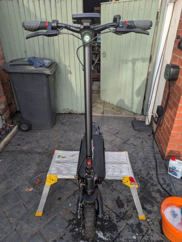 IX7 Pro Electric Scooter 