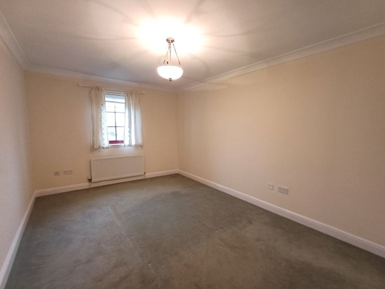 2 bedroom flat in Orchard Brae Avenue, Orchard Brae, Edinburgh, EH4 2GA