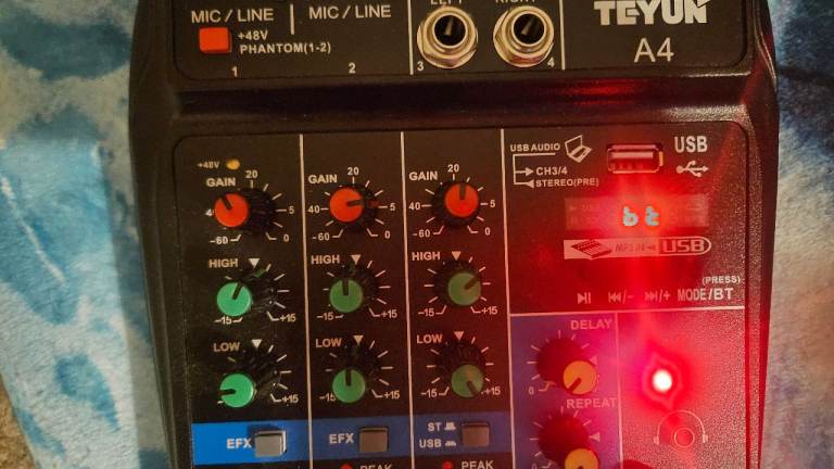 Teyun A4 Pro 4 channel portable audio mixer 