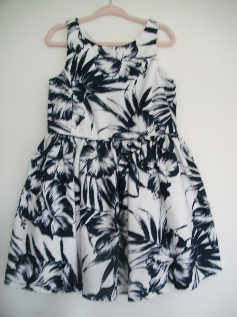 Gorgeous Brand new Girls Ralph Lauren Dress age 3 Years.