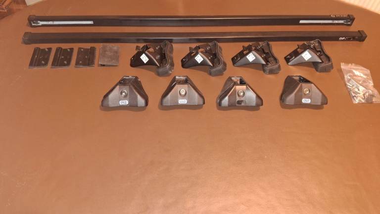 Hyundai i20 CRUZ roof bars